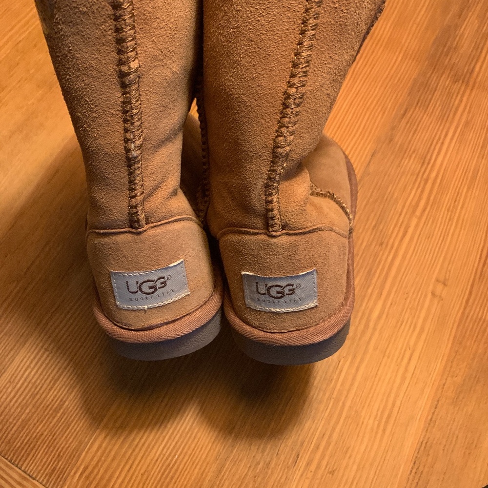 UGG